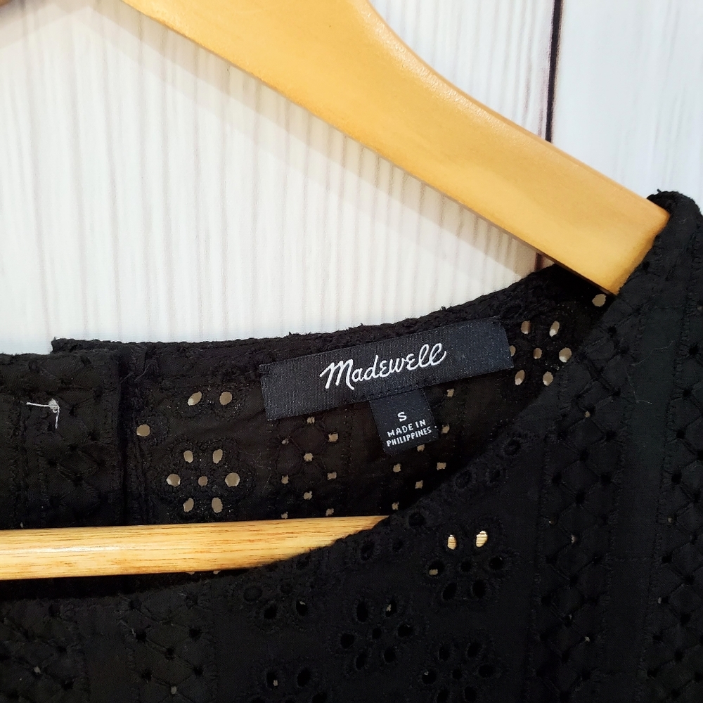 Madewell Eyelet tiered button back top - Picture 6 of 12